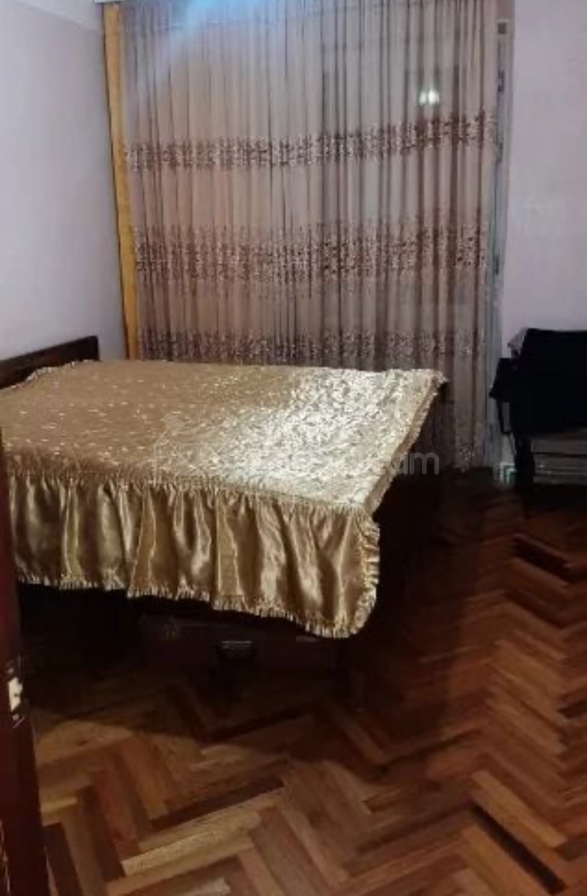 3 Սենյականոց Բնակարան Քարե Շենքում, 83քմ, 3/5 հարկ, Նորմալ Վիճակում, Կահավորված
