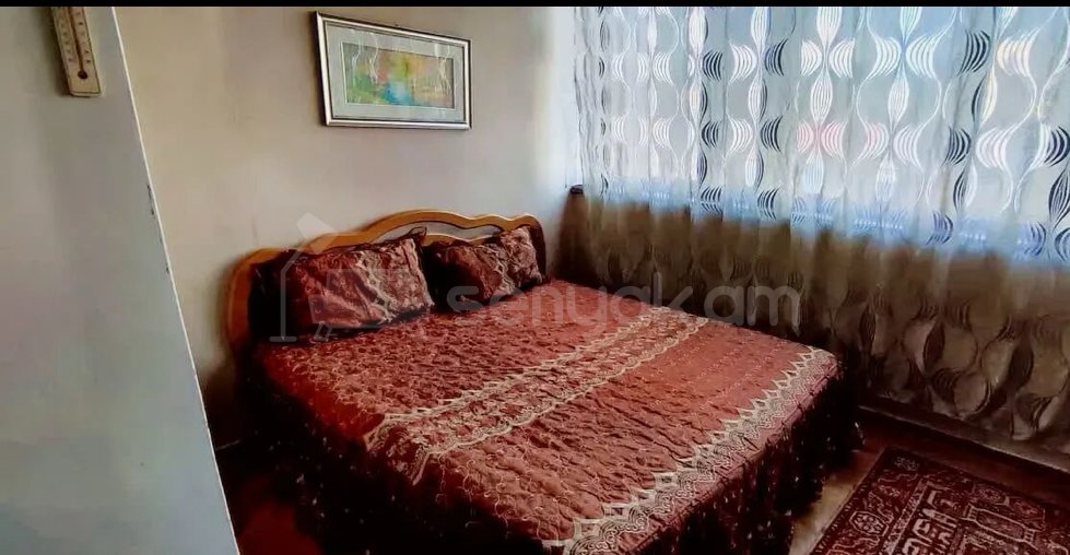 2 Սենյականոց Բնակարան Քարե Շենքում, 46քմ, 3/5 հարկ, Նորմալ Վիճակում, Կահավորված