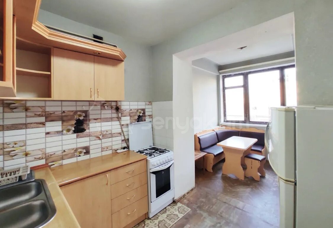 2 Սենյականոց Բնակարան Քարե Շենքում, 46քմ, 3/5 հարկ, Նորմալ Վիճակում, Կահավորված