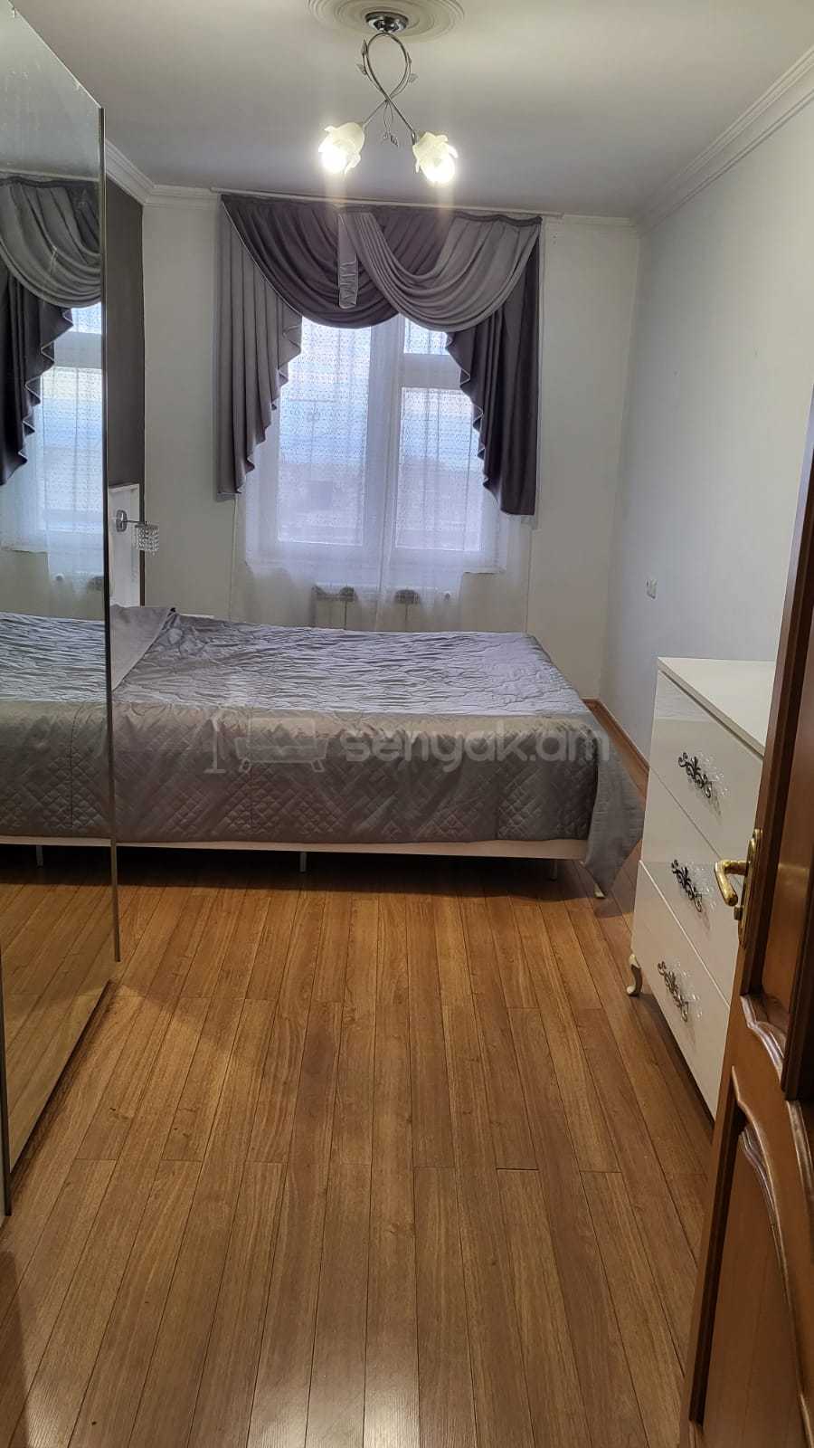 2 Սենյականոց Բնակարան Քարե Շենքում, 78քմ, 5/5 հարկ, Կապիտալ Վերանորոգված, Կահավորված, Արևկող