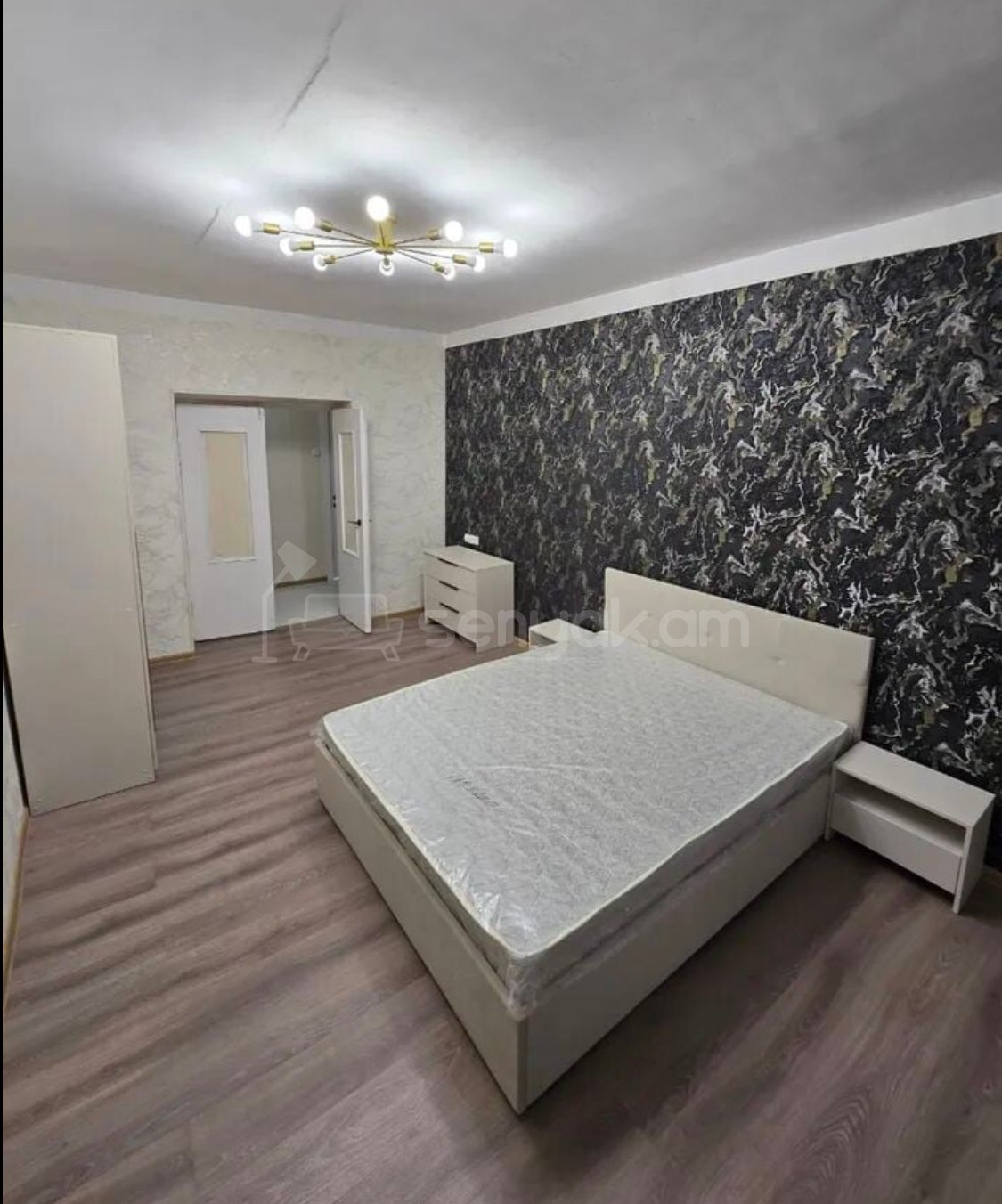 3 Սենյականոց Բնակարան Քարե Շենքում, 87քմ, 1/5 հարկ, Կապիտալ Վերանորոգված, Կահավորված
