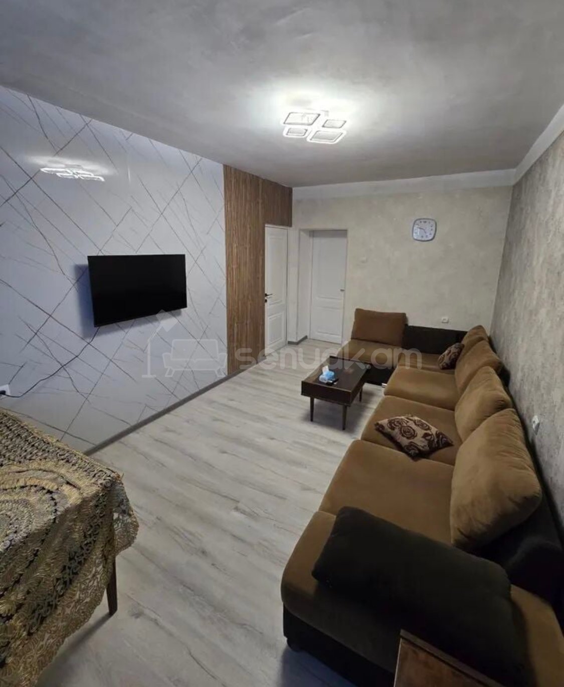 3 Սենյականոց Բնակարան Քարե Շենքում, 87քմ, 1/5 հարկ, Կապիտալ Վերանորոգված, Կահավորված