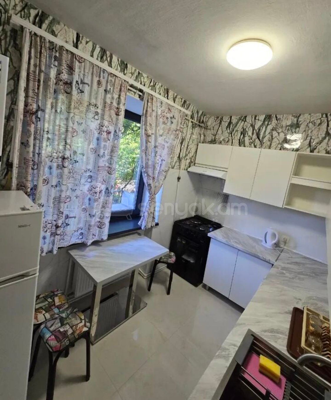 3 Սենյականոց Բնակարան Քարե Շենքում, 87քմ, 1/5 հարկ, Կապիտալ Վերանորոգված, Կահավորված