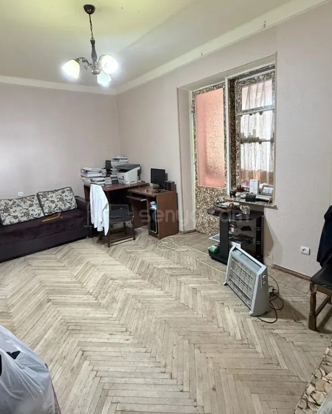 1 Սենյականոց Բնակարան Քարե Շենքում, 37քմ, 5/5 հարկ, Կոսմետիկ Վերանորոգված