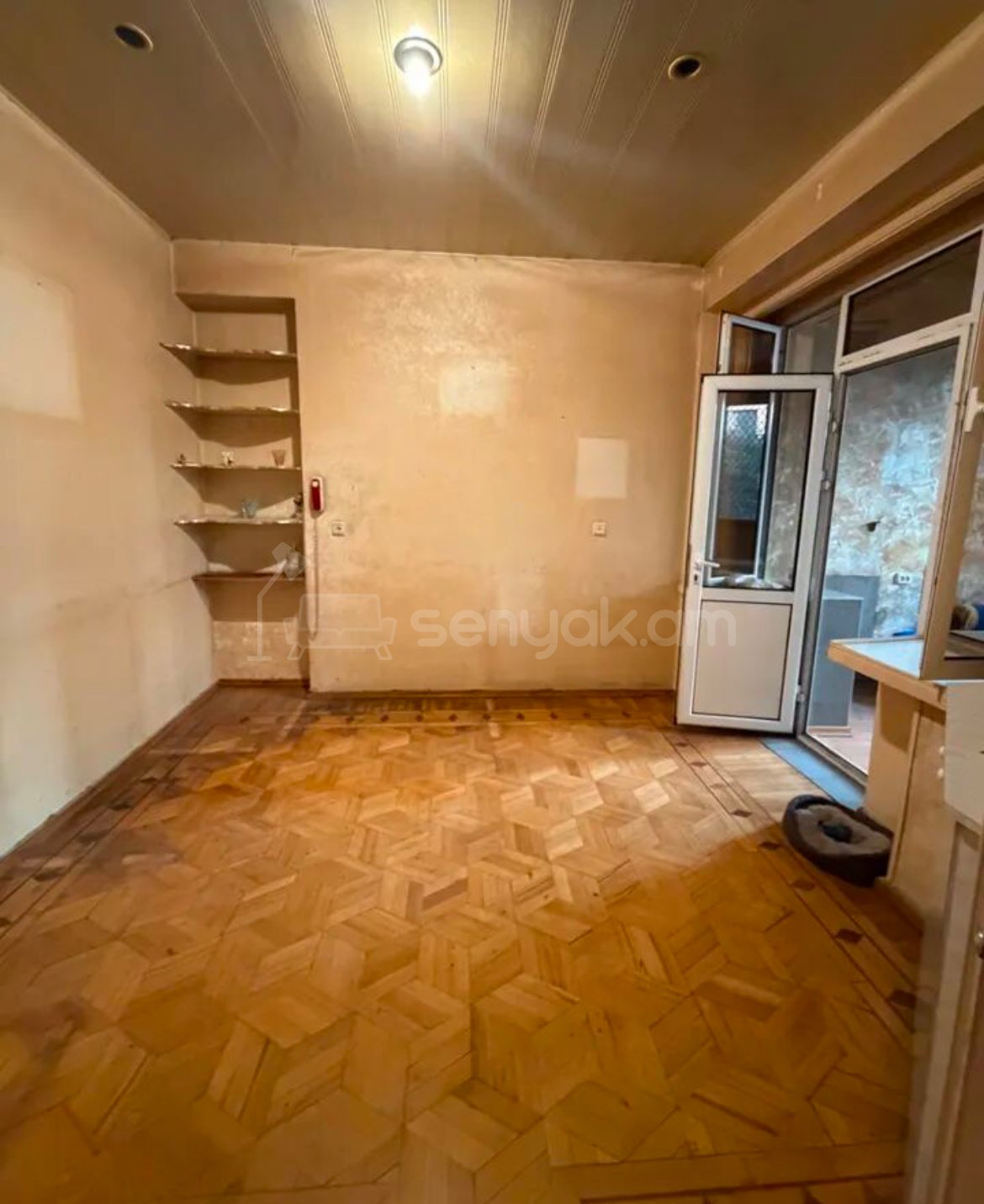 4 Սենյականոց Բնակարան Քարե Շենքում, 94քմ, 2/4 հարկ, Պետական Վիճակում