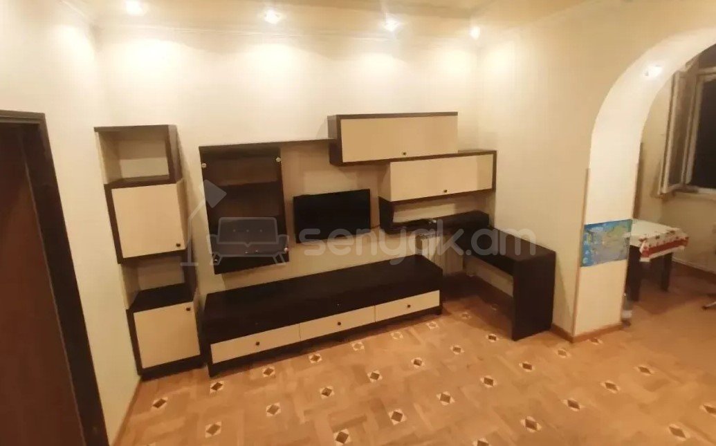 2 Սենյականոց Բնակարան Քարե Շենքում, 50քմ, 3/4 հարկ, Կապիտալ Վերանորոգված