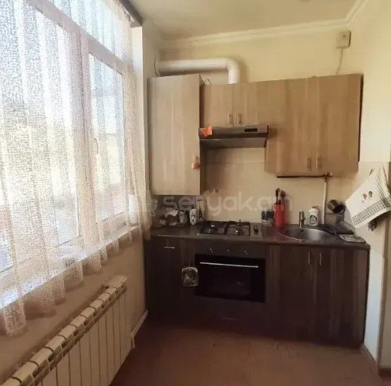 2 Սենյականոց Բնակարան Քարե Շենքում, 50քմ, 3/4 հարկ, Կապիտալ Վերանորոգված