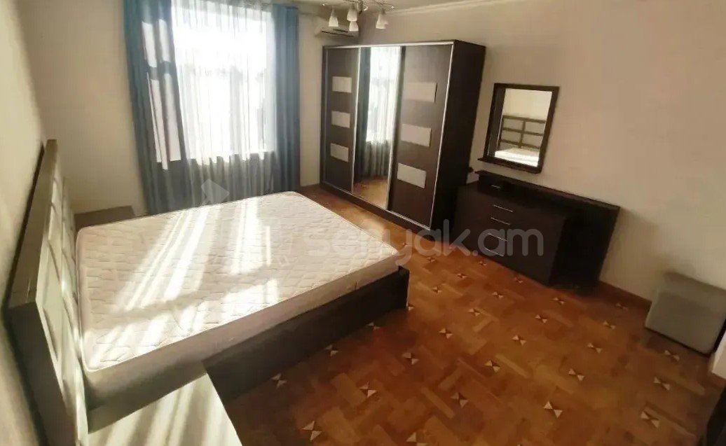 2 Սենյականոց Բնակարան Քարե Շենքում, 50քմ, 3/4 հարկ, Կապիտալ Վերանորոգված