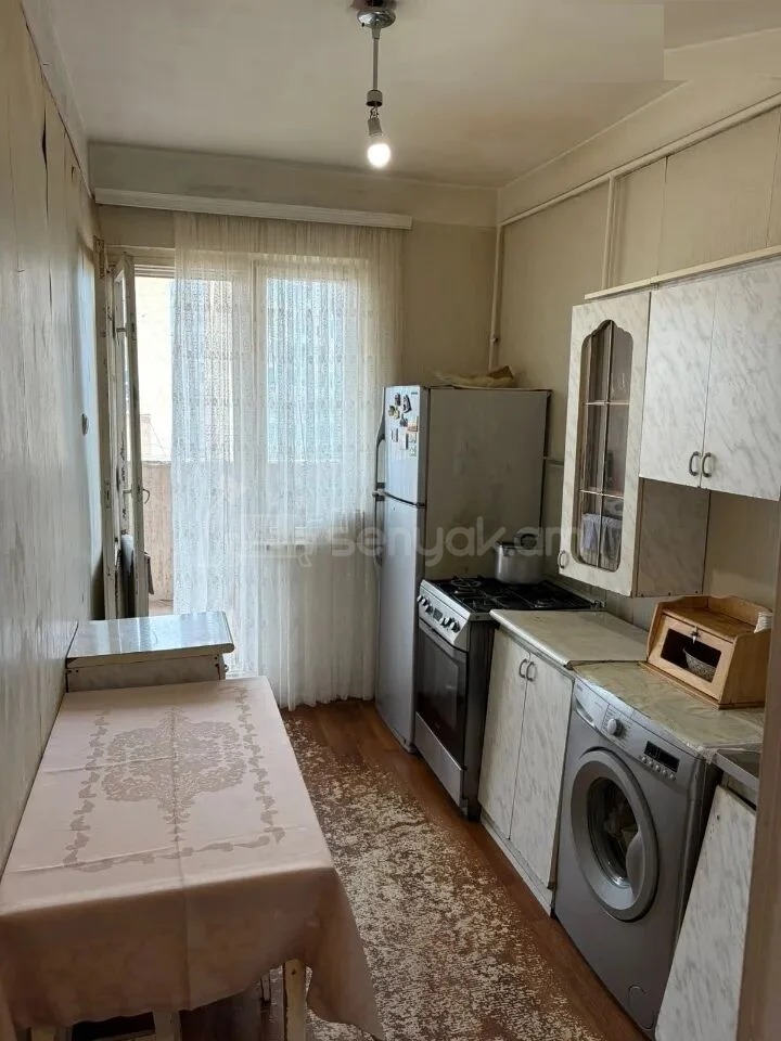 3 Սենյականոց Բնակարան, 80քմ, 8/9 հարկ, Նորմալ Վիճակում