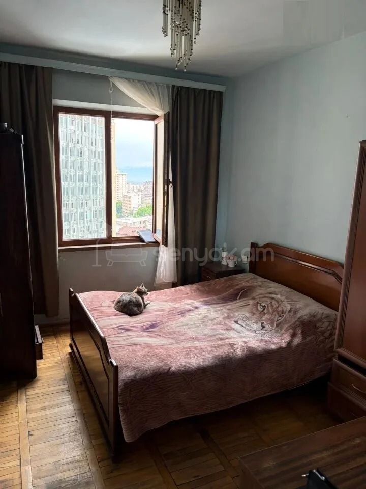 3 Սենյականոց Բնակարան, 80քմ, 8/9 հարկ, Նորմալ Վիճակում
