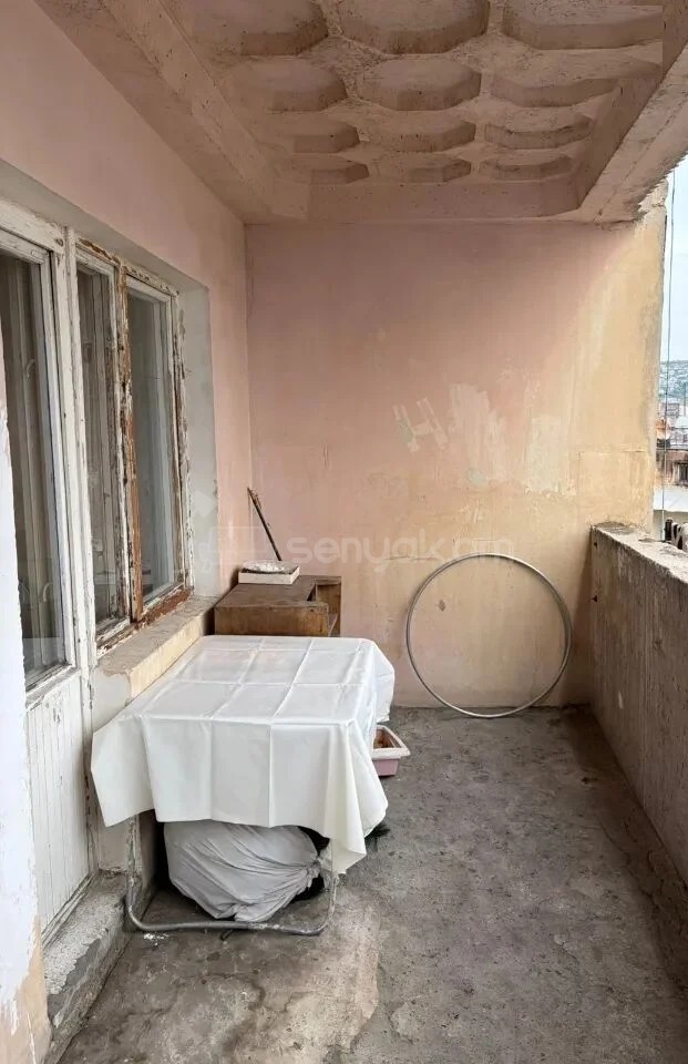 3 Սենյականոց Բնակարան, 80քմ, 8/9 հարկ, Նորմալ Վիճակում