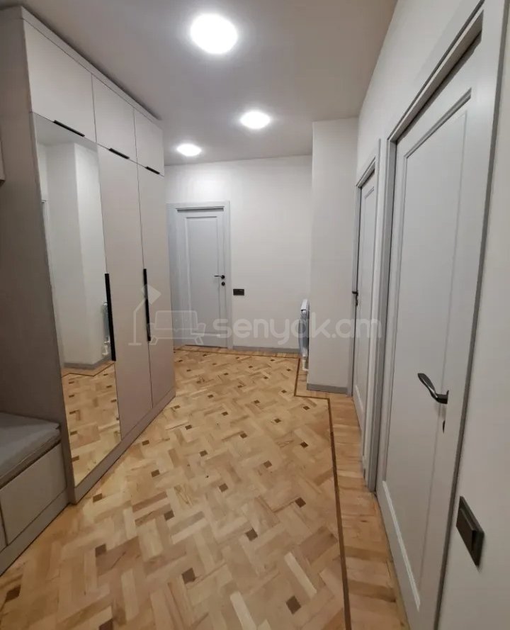 3 Սենյականոց Բնակարան Քարե Շենքում, 75քմ, 5/5 հարկ, Կապիտալ Վերանորոգված