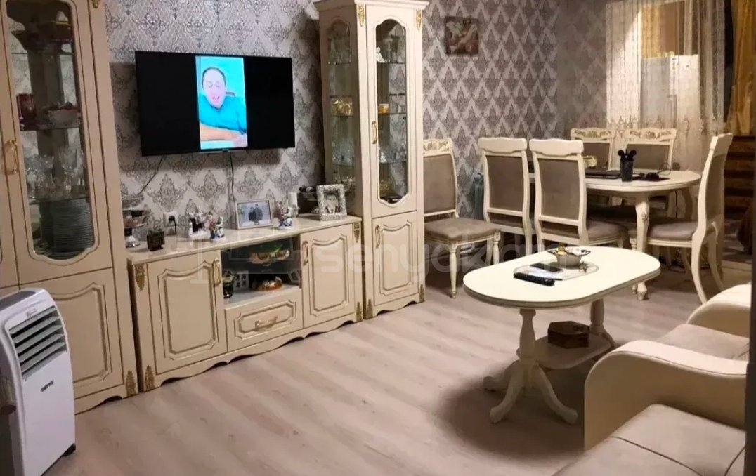 3 Սենյականոց Բնակարան Քարե Շենքում, 71քմ, 1/4 հարկ, Կապիտալ Վերանորոգված