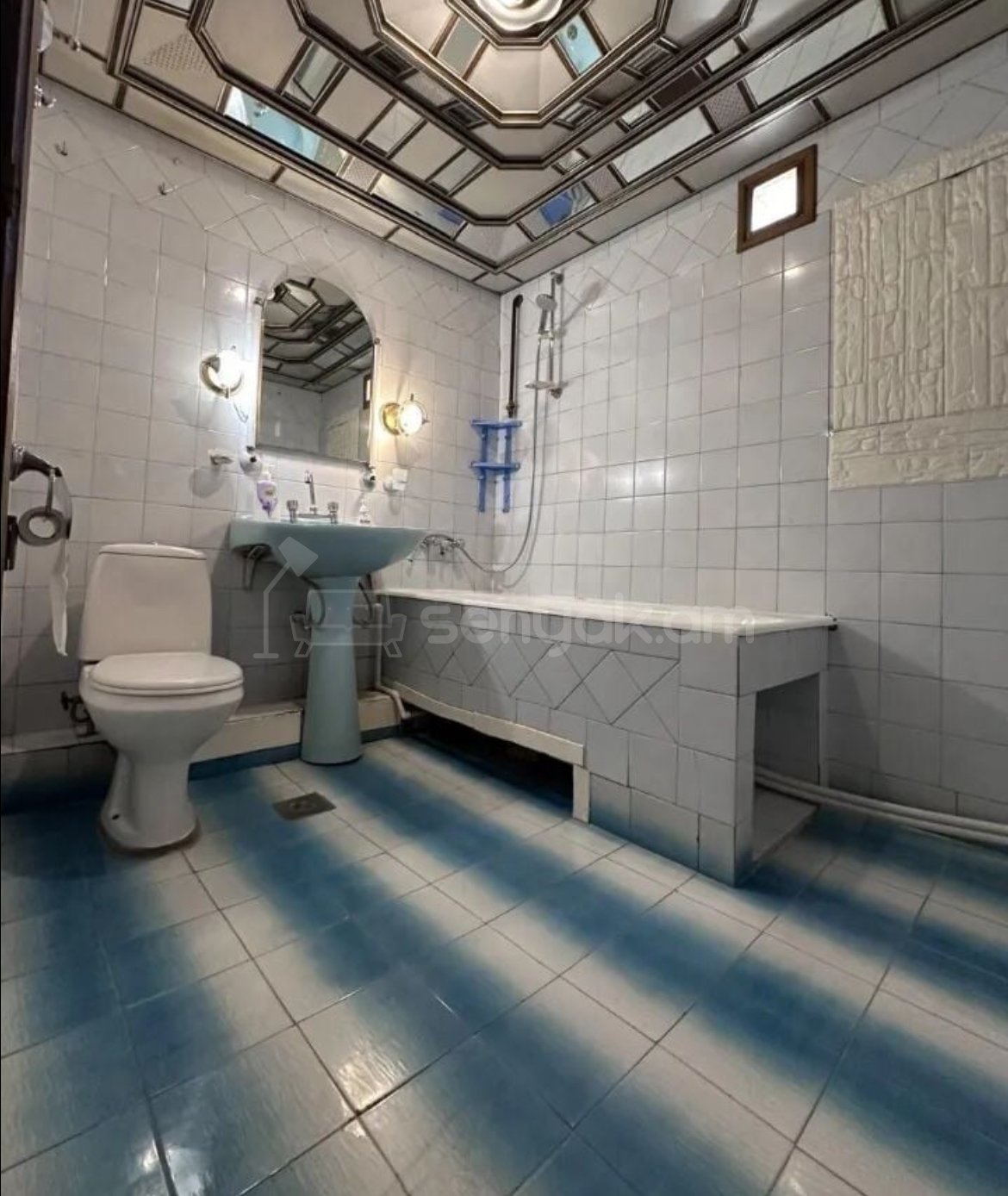 4 Սենյականոց Բնակարան Քարե Շենքում, 100քմ, 3/7 հարկ, Կապիտալ Վերանորոգված, Կահավորված
