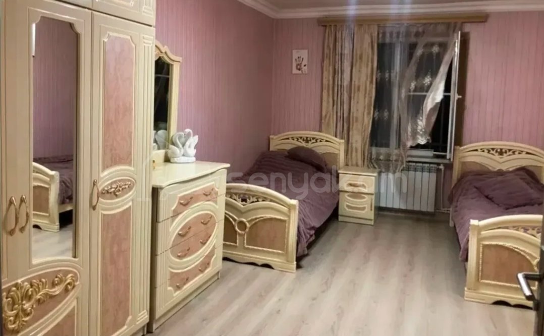 3 Սենյականոց Բնակարան Քարե Շենքում, 70քմ, 1/4 հարկ, Կապիտալ Վերանորոգված