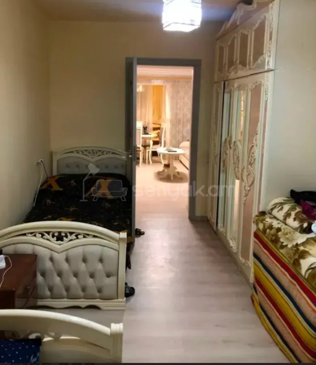 3 Սենյականոց Բնակարան Քարե Շենքում, 70քմ, 1/4 հարկ, Կապիտալ Վերանորոգված
