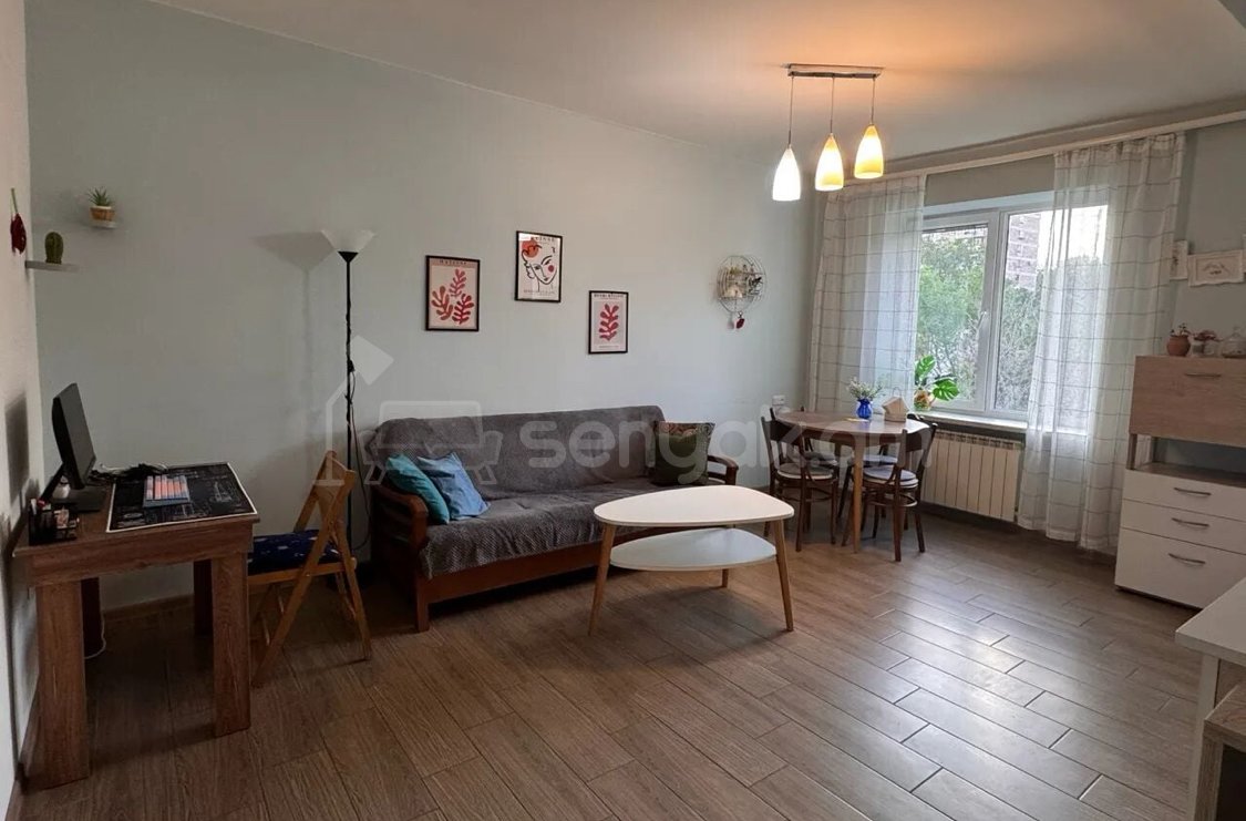 2 Սենյականոց Բնակարան Քարե Շենքում, 53քմ, 4/5 հարկ, Կապիտալ Վերանորոգված, Կահավորված