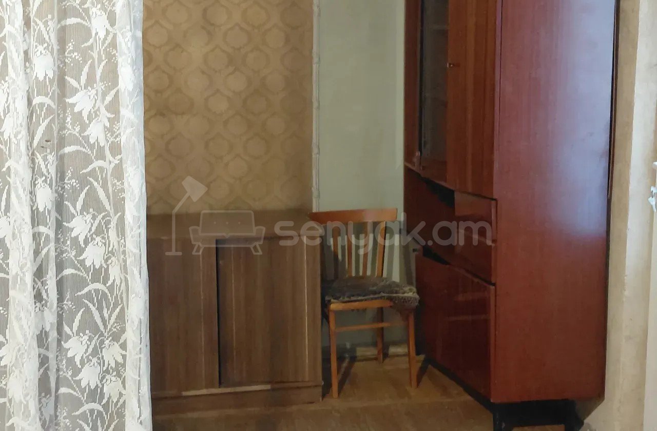 1 Սենյականոց Բնակարան, 42քմ, 7/9 հարկ, Պետական Վիճակում