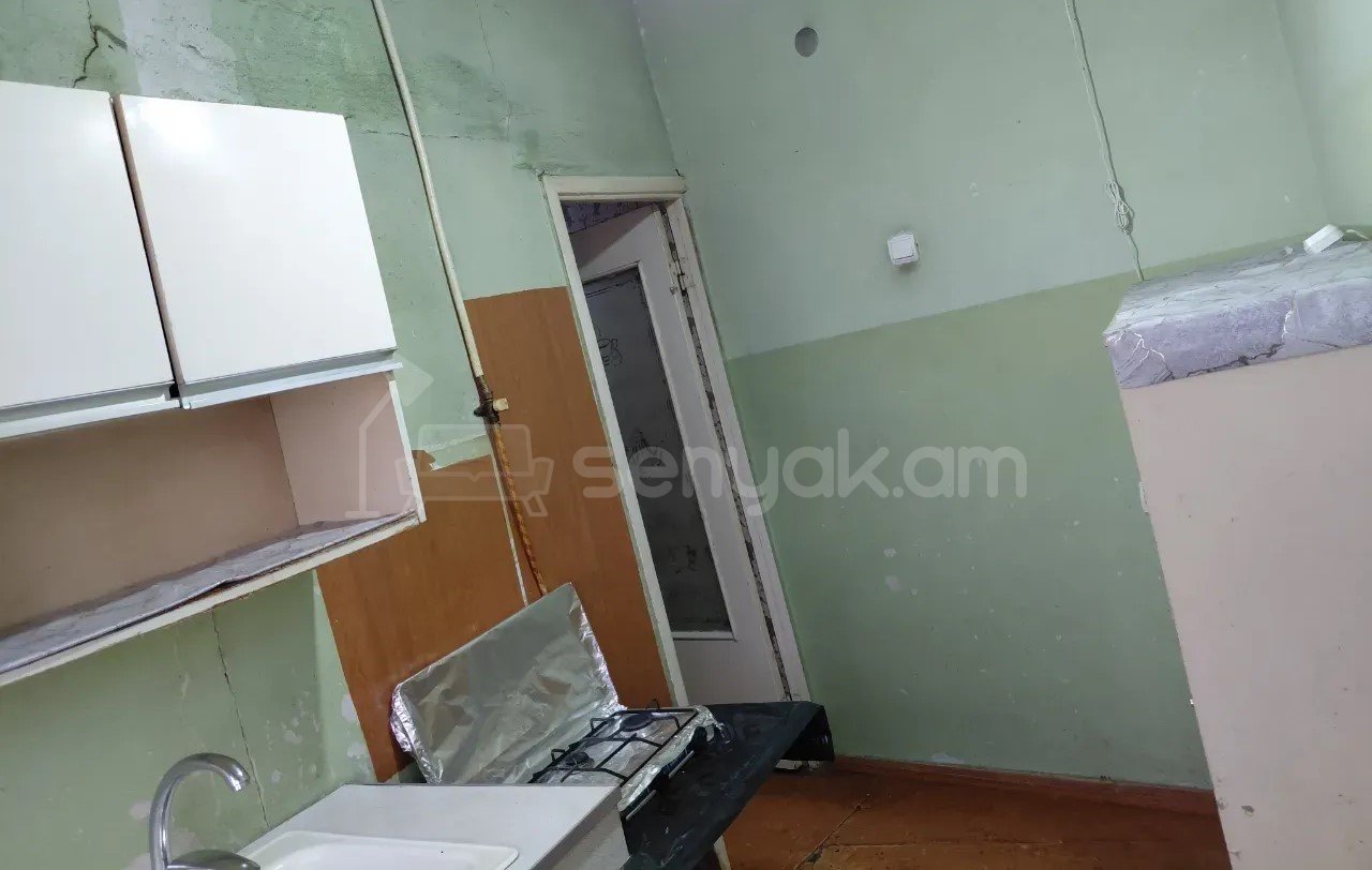 1 Սենյականոց Բնակարան, 42քմ, 7/9 հարկ, Պետական Վիճակում