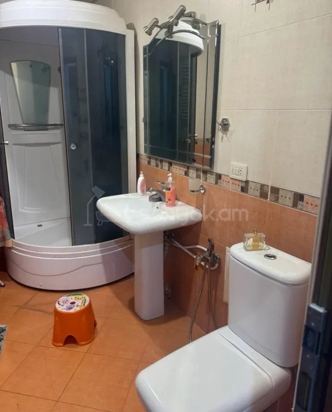3 Սենյականոց Բնակարան, 85քմ, 5/9 հարկ, Նորմալ Վիճակում