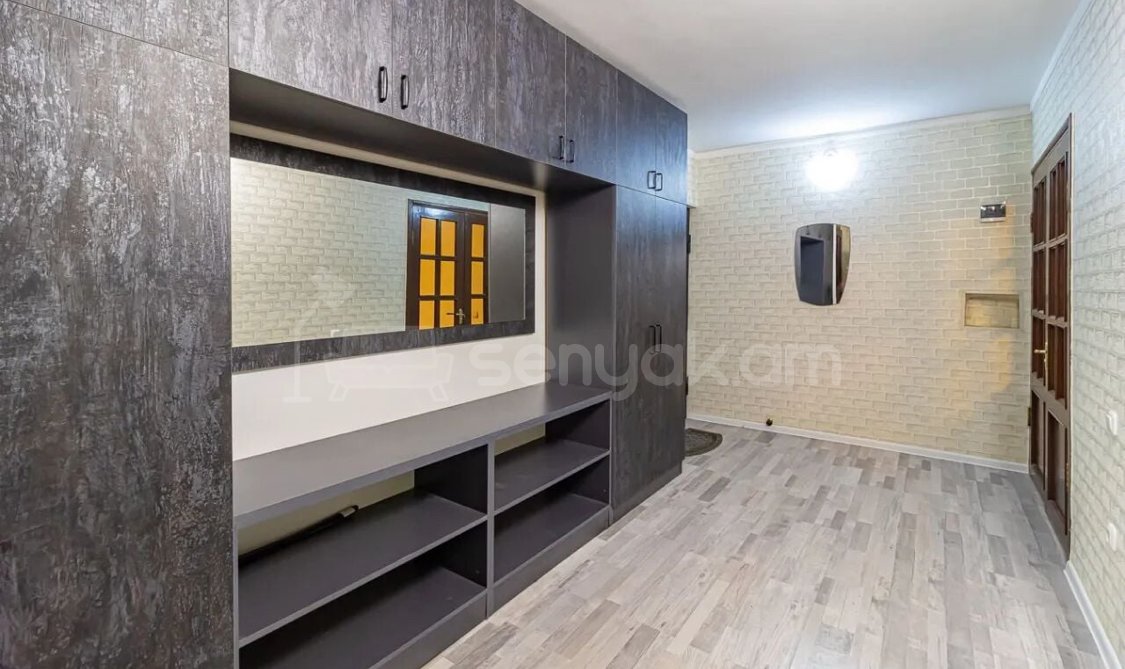 4 Սենյականոց Բնակարան, 108քմ, 2/5 հարկ, Կապիտալ Վերանորոգված