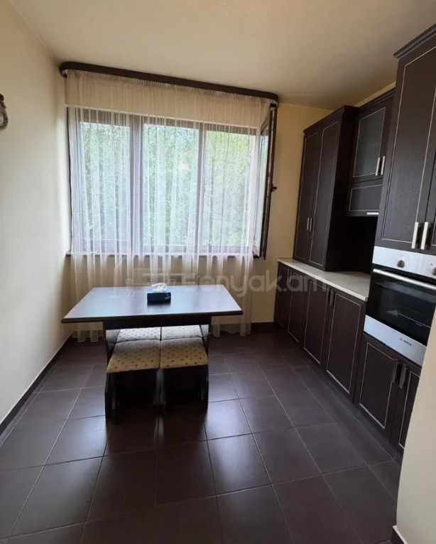 2 Սենյականոց Բնակարան Քարե Շենքում, 57քմ, 3/5 հարկ, Կապիտալ Վերանորոգված