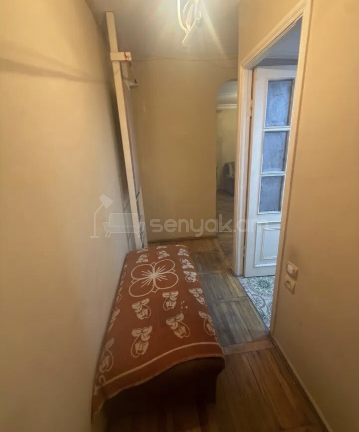 2 Սենյականոց Բնակարան Քարե Շենքում, 50քմ, 3/5 հարկ, Կոսմետիկ Վերանորոգված, Կահավորված, Արևկող
