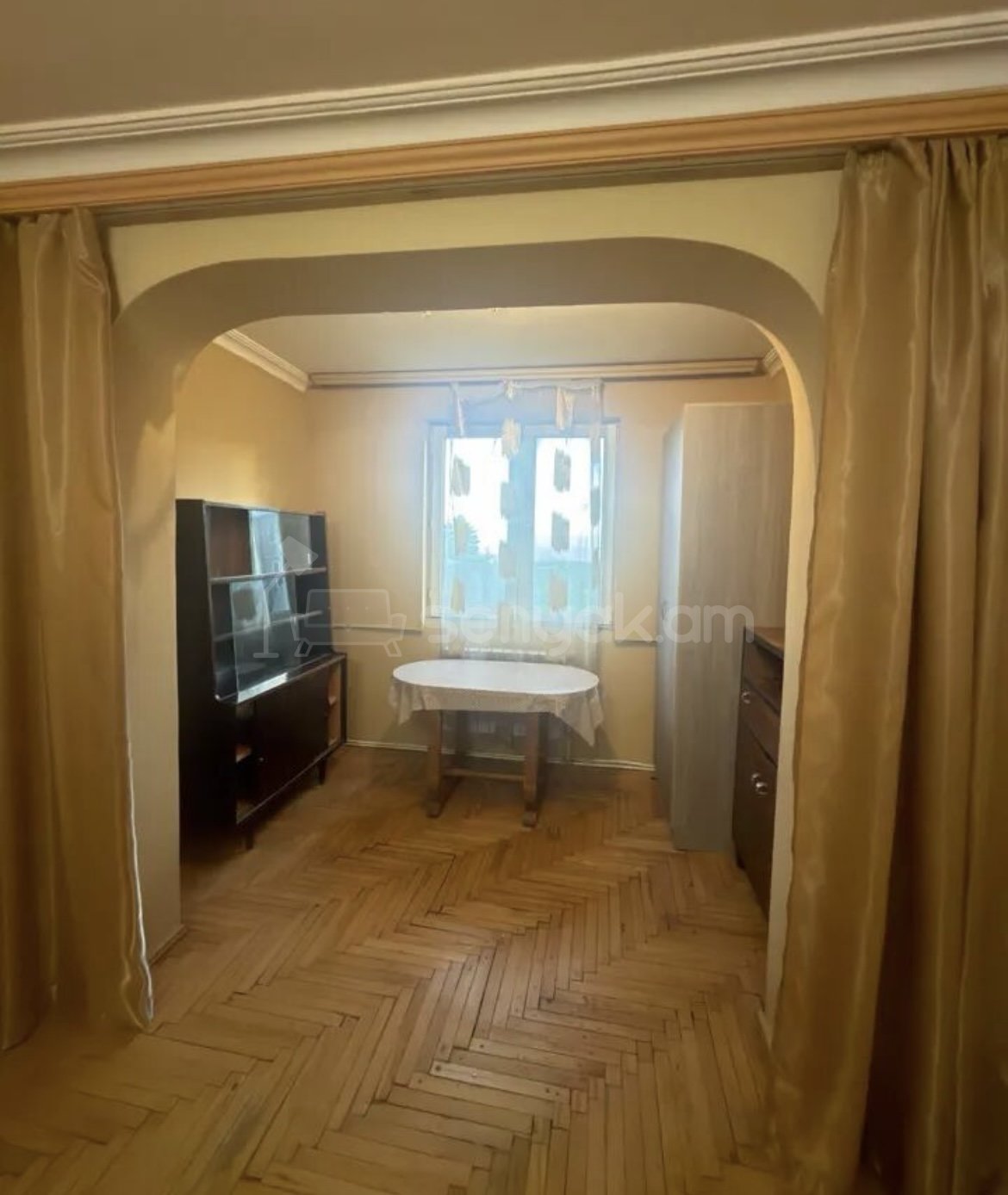 2 Սենյականոց Բնակարան Քարե Շենքում, 50քմ, 3/5 հարկ, Կոսմետիկ Վերանորոգված, Կահավորված, Արևկող