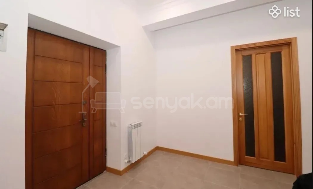 3 Սենյականոց Բնակարան Քարե Շենքում, 90քմ, 2/5 հարկ, Կապիտալ Վերանորոգված