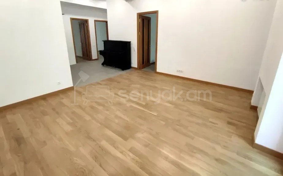 3 Սենյականոց Բնակարան Քարե Շենքում, 90քմ, 2/5 հարկ, Կապիտալ Վերանորոգված