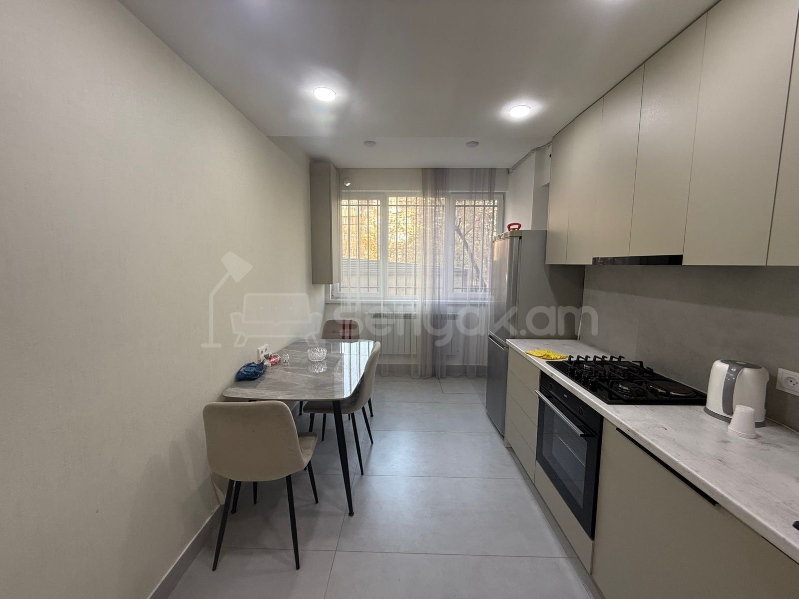 3 Սենյականոց Բնակարան, 80քմ, 1/9 հարկ, Կապիտալ Վերանորոգված, Կահավորված, Արևկող
