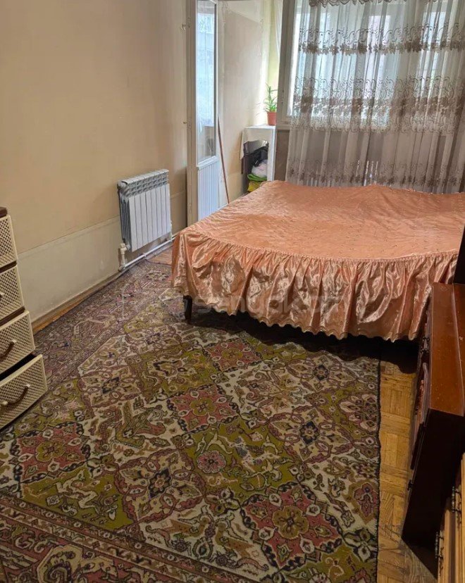 3 Սենյականոց Բնակարան Քարե Շենքում, 93քմ, 2/7 հարկ, Պետական Վիճակում
