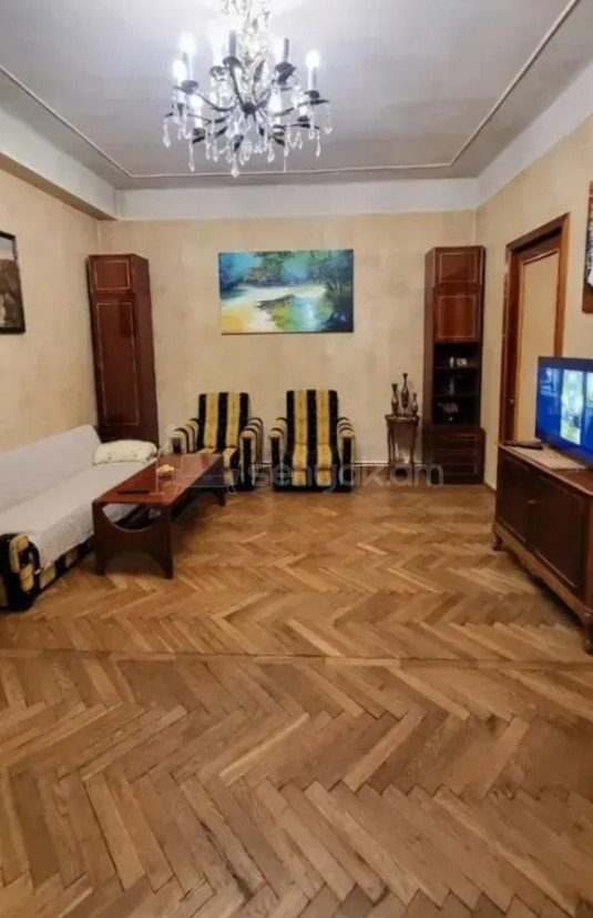 3 Սենյականոց Բնակարան Քարե Շենքում, 97քմ, 3/4 հարկ, Պետական Վիճակում