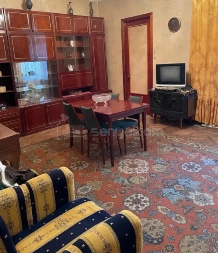 3 Սենյականոց Բնակարան Քարե Շենքում, 97քմ, 3/4 հարկ, Պետական Վիճակում