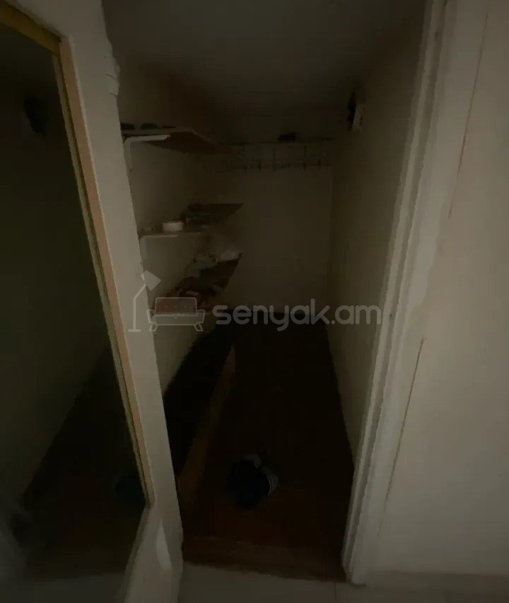 2 Սենյականոց Բնակարան Քարե Շենքում, 60քմ, 3/5 հարկ, Կապիտալ Վերանորոգված