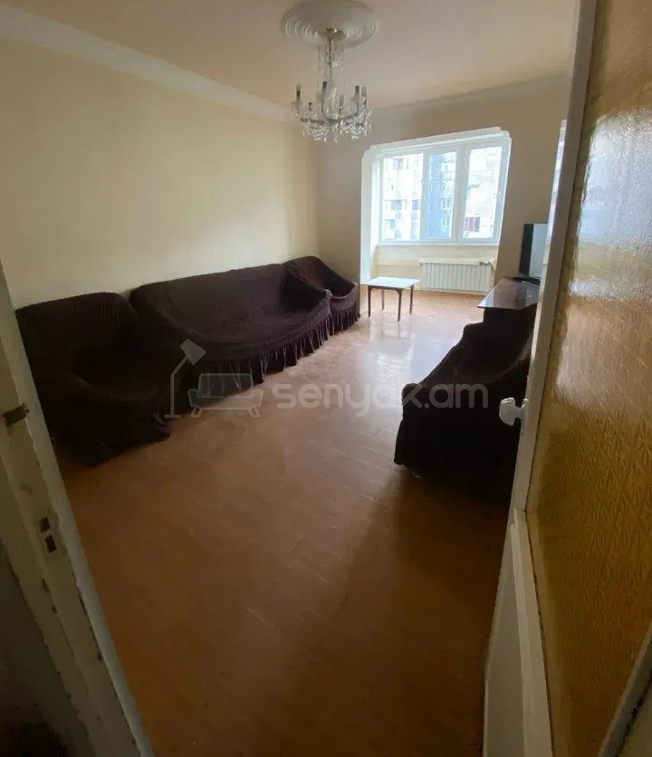 2 Սենյականոց Բնակարան Քարե Շենքում, 60քմ, 3/5 հարկ, Կապիտալ Վերանորոգված