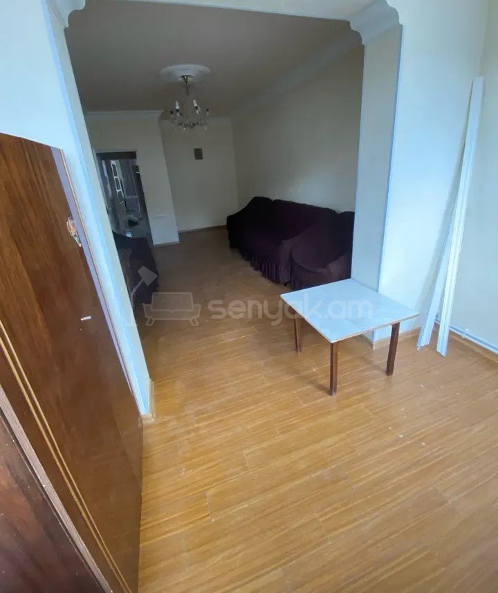 2 Սենյականոց Բնակարան Քարե Շենքում, 60քմ, 3/5 հարկ, Կապիտալ Վերանորոգված