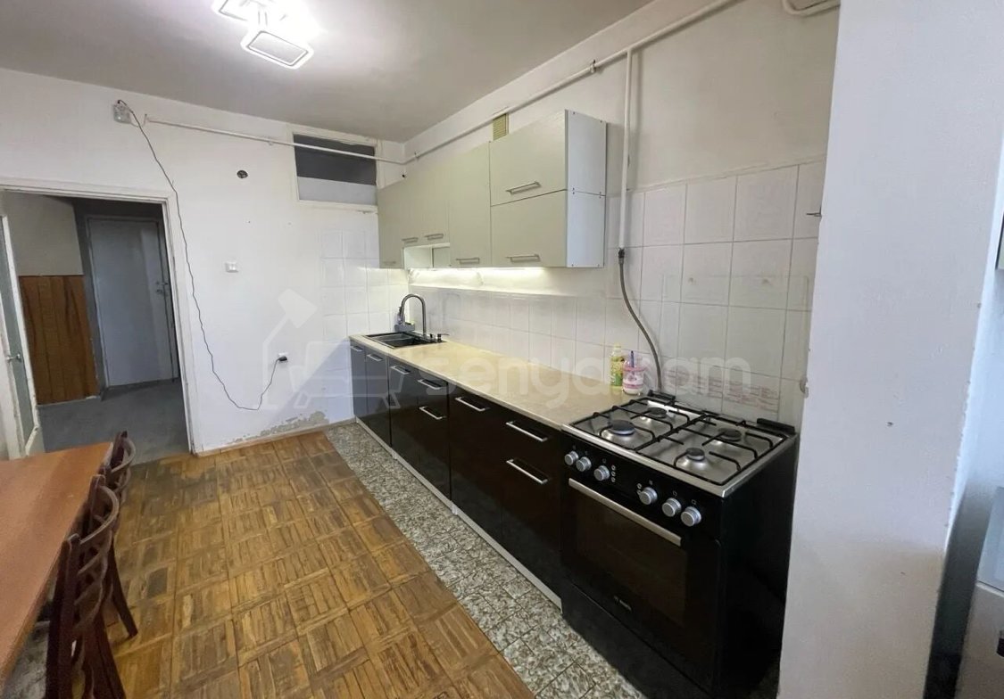 4 Սենյականոց Բնակարան, 110քմ, 13/14 հարկ, Նորմալ Վիճակում