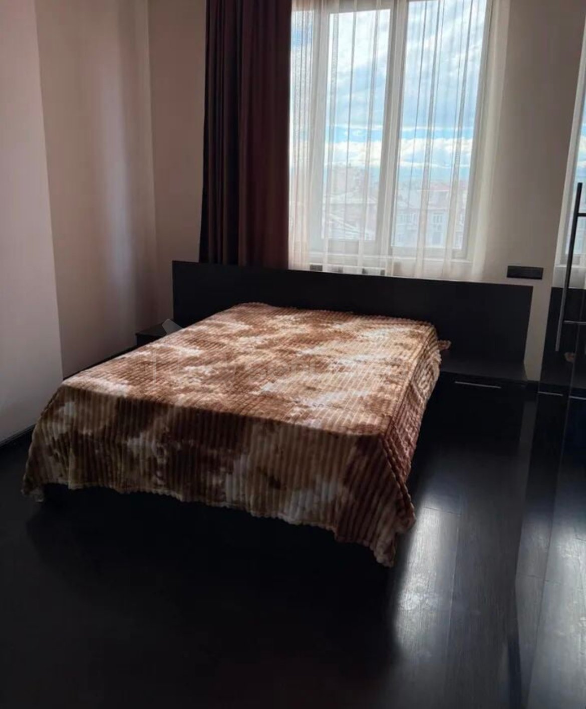 3 Սենյականոց Բնակարան Նորակառույցում, 77քմ, 7/15 հարկ, Դիզայներական Վերանորոգված, Կահավորված