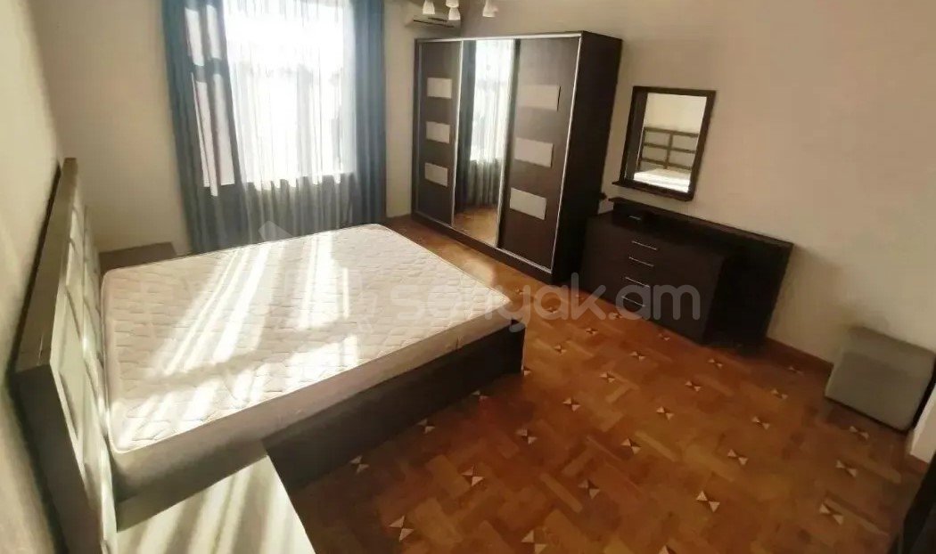 2 Սենյականոց Բնակարան Քարե Շենքում, 50քմ, 3/4 հարկ, Կապիտալ Վերանորոգված