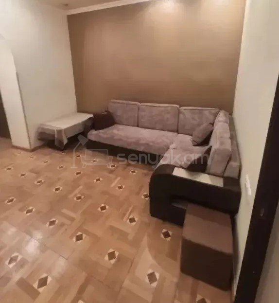 2 Սենյականոց Բնակարան Քարե Շենքում, 50քմ, 3/4 հարկ, Կապիտալ Վերանորոգված