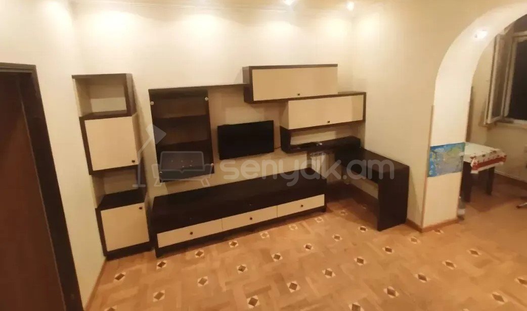 2 Սենյականոց Բնակարան Քարե Շենքում, 50քմ, 3/4 հարկ, Կապիտալ Վերանորոգված