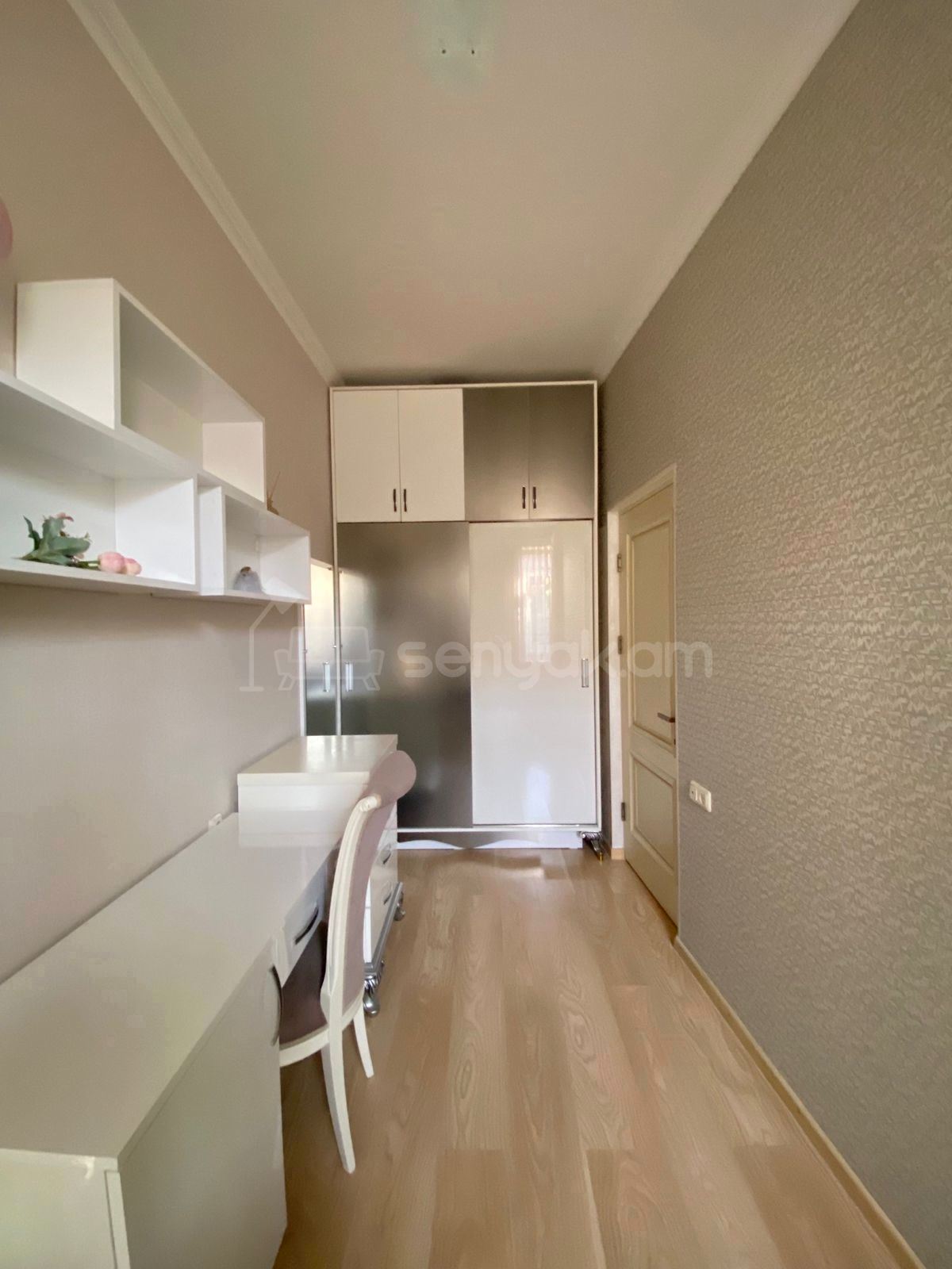2 Սենյականոց Բնակարան Քարե Շենքում, 120քմ, 5/5 հարկ, Դիզայներական Վերանորոգված, Կահավորված, Արևկող