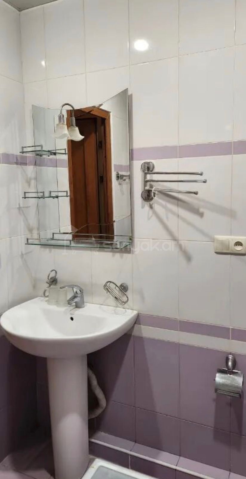 3 Սենյականոց Բնակարան, 74քմ, 2/9 հարկ, Կապիտալ Վերանորոգված, Կահավորված, Արևկող