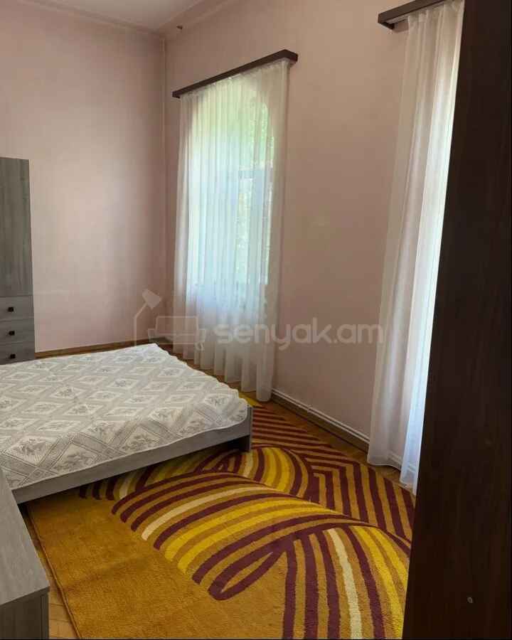 2 Սենյականոց Բնակարան Քարե Շենքում, 60քմ, 2/4 հարկ, Կապիտալ Վերանորոգված, Կահավորված