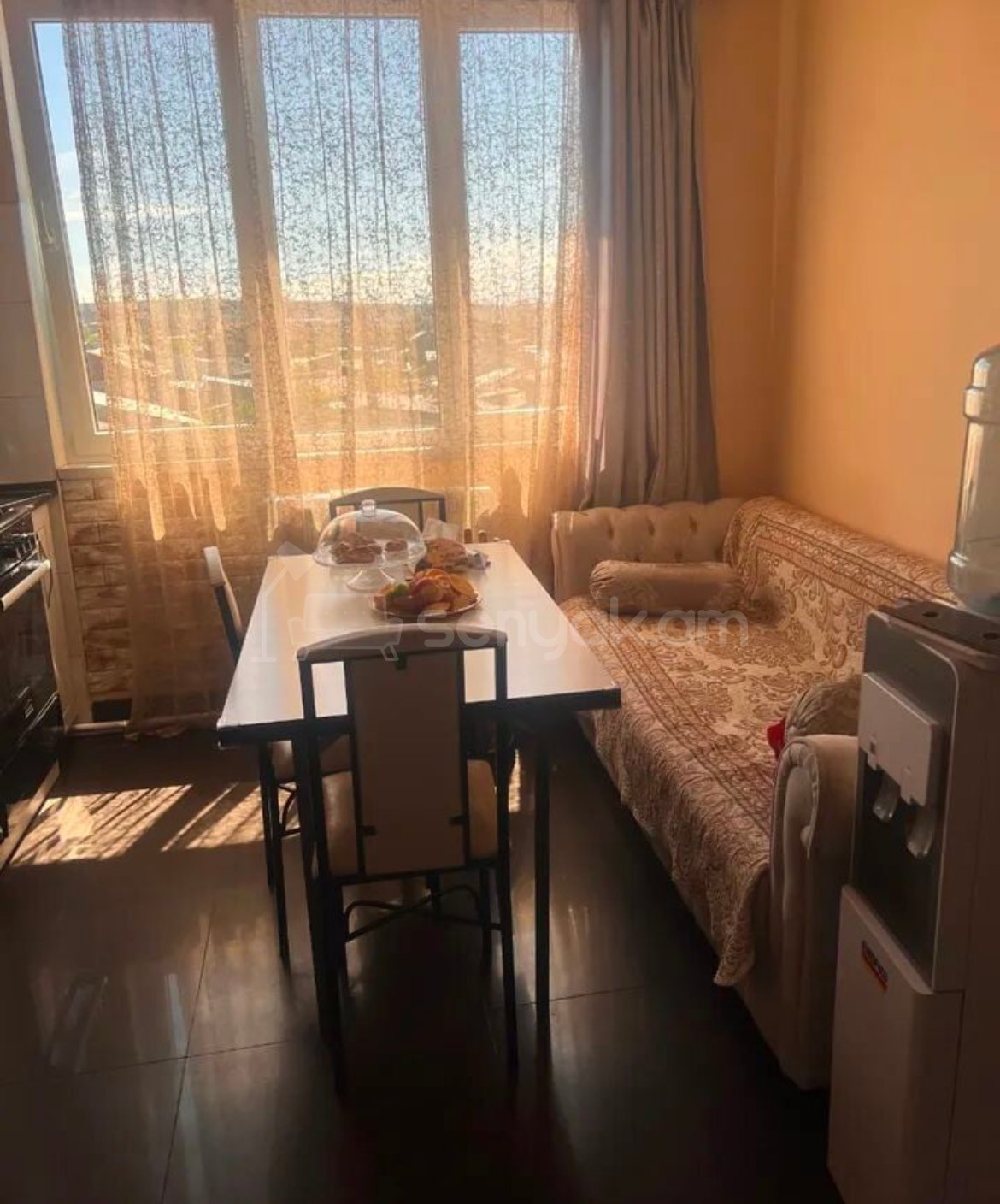 3 Սենյականոց Բնակարան Քարե Շենքում, 80քմ, 4/5 հարկ, Կապիտալ Վերանորոգված