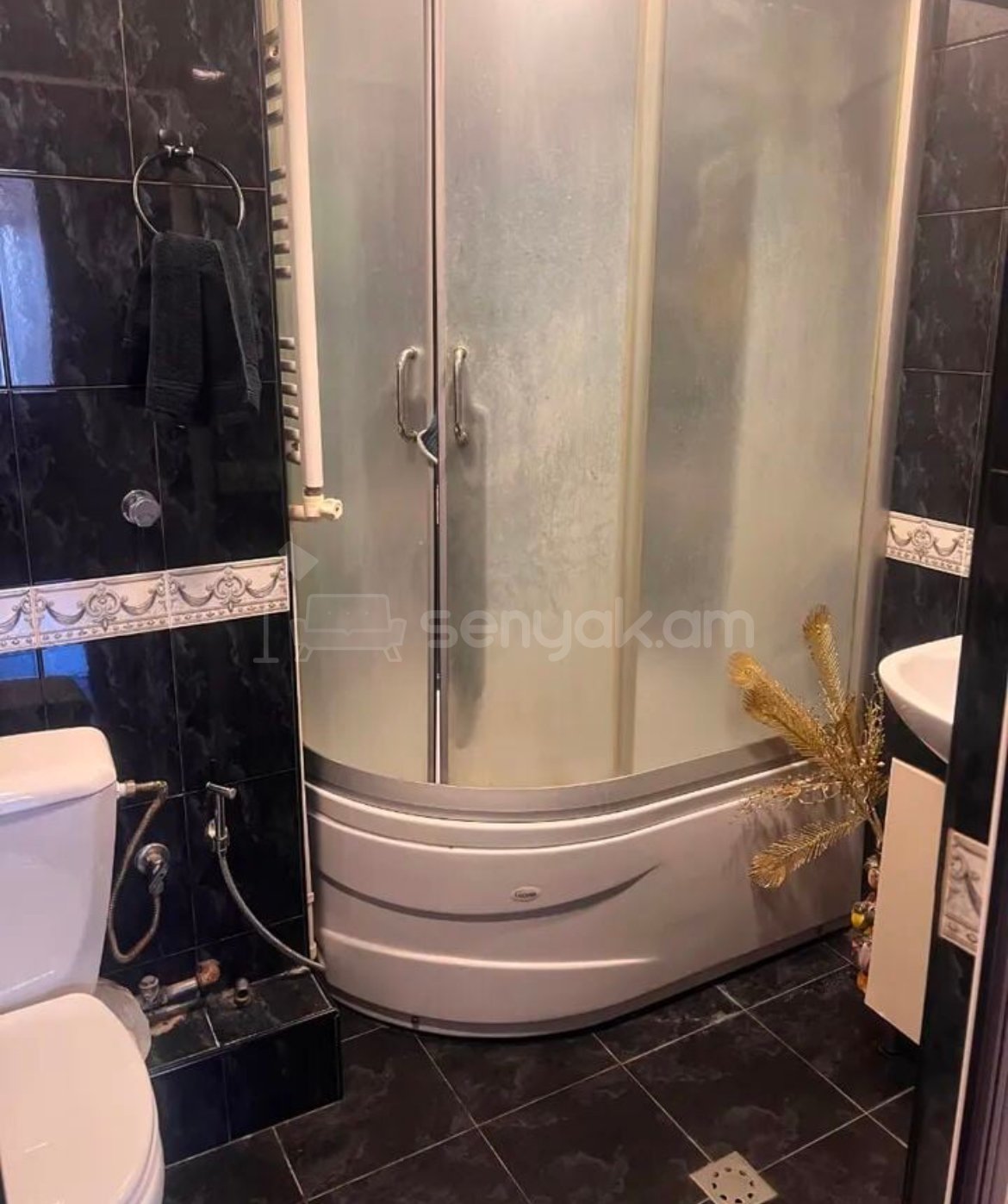 3 Սենյականոց Բնակարան Քարե Շենքում, 80քմ, 4/5 հարկ, Կապիտալ Վերանորոգված