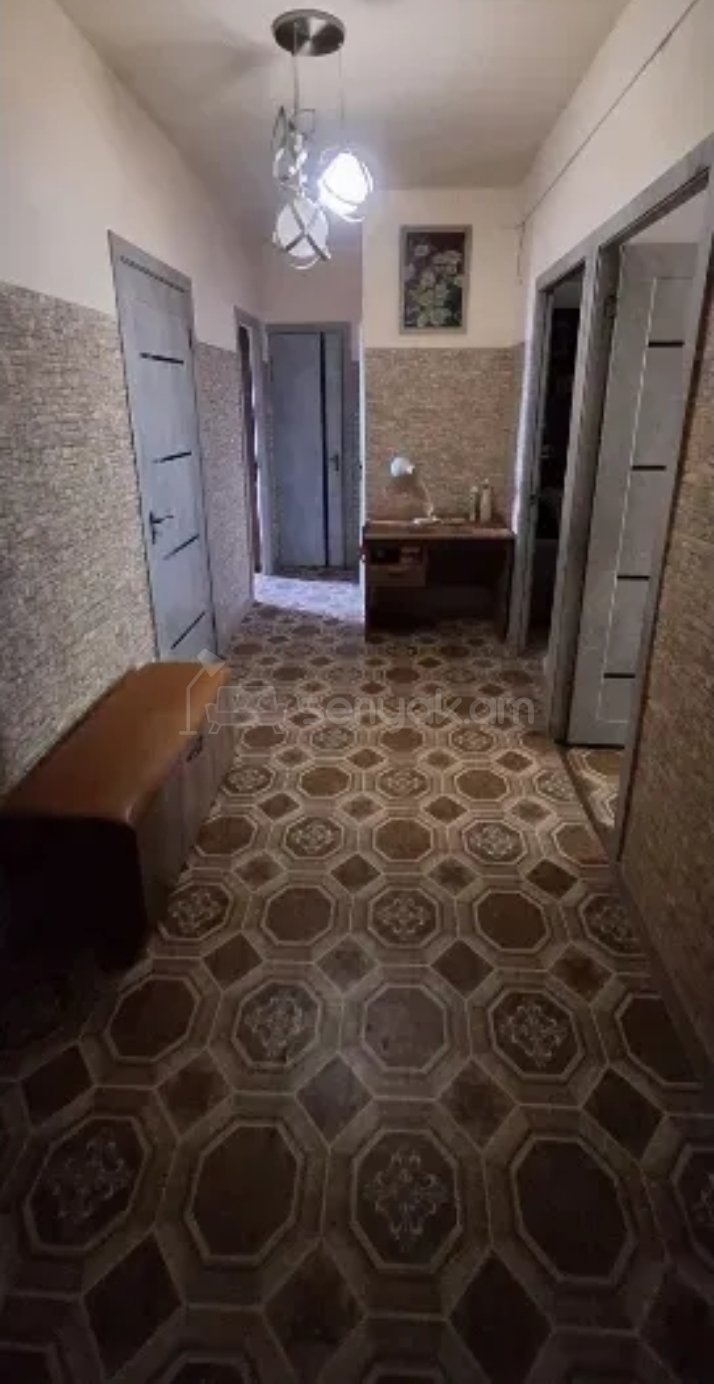 3 Սենյականոց Բնակարան, 77քմ, 1/9 հարկ, Նորմալ Վիճակում