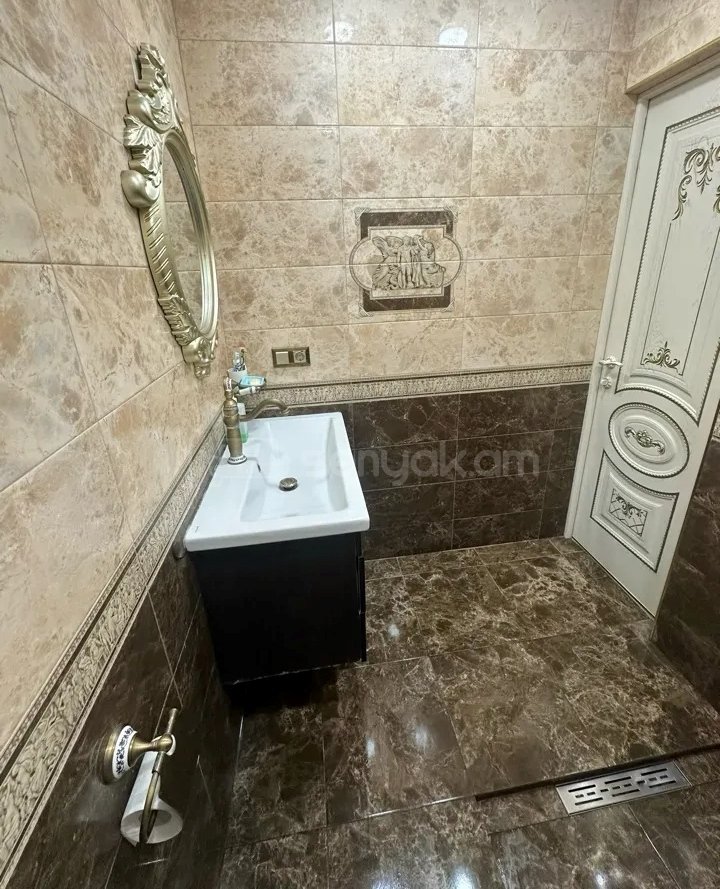 2 Սենյականոց Բնակարան Քարե Շենքում, 46քմ, 3/5 հարկ, Կապիտալ Վերանորոգված