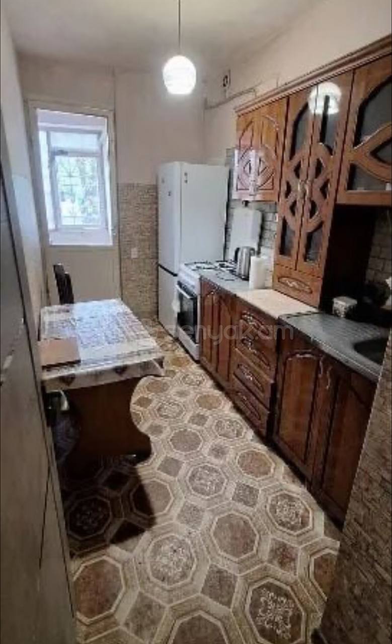 3 Սենյականոց Բնակարան, 77քմ, 1/9 հարկ, Նորմալ Վիճակում